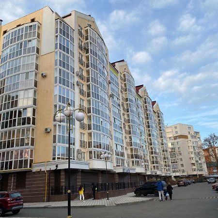 Світлі Апартаменти В Самому Центрі Біля Корпусного Парку - Мережа Helen Poltava Exteriör bild